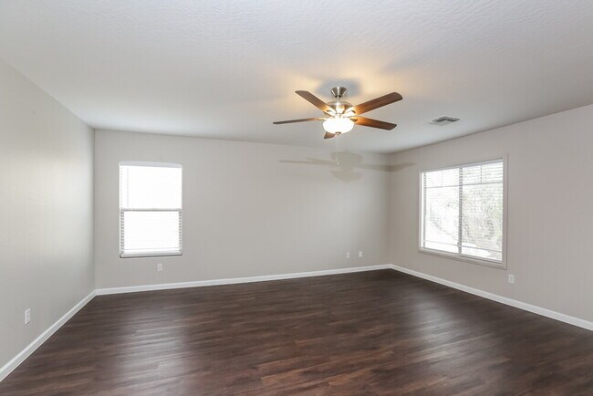 Building Photo - 918 S 118th Ln