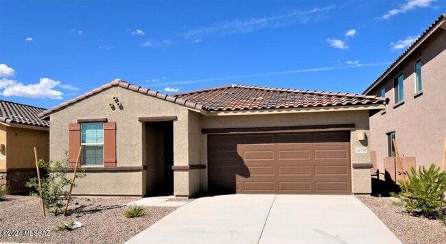 Primary Photo - 10736 W Embrey Dr