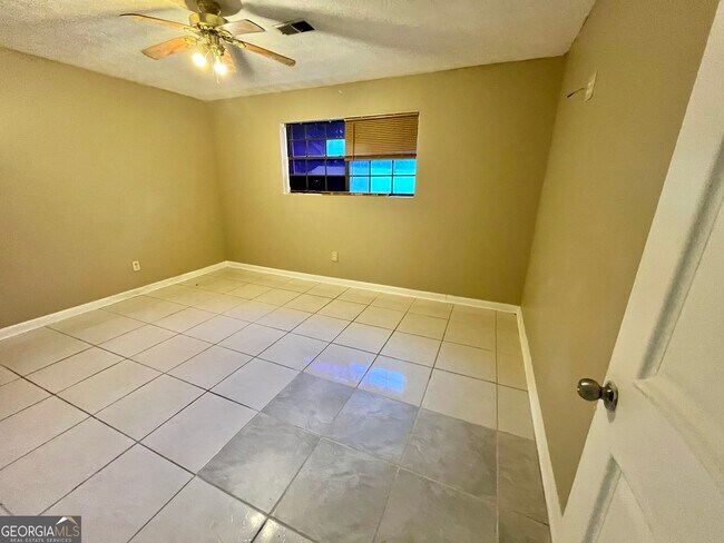 Building Photo - 152 Rountree Rd