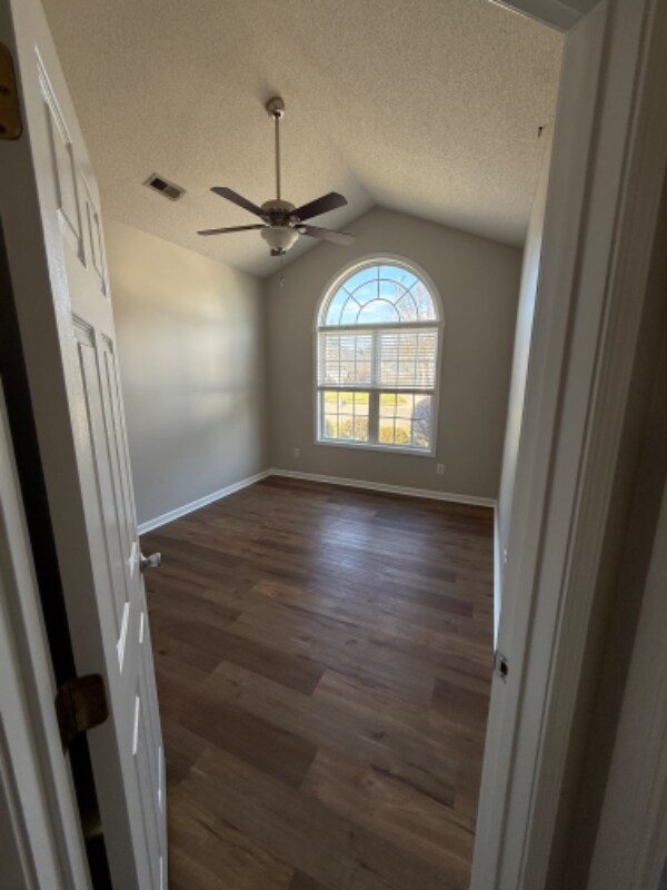 Building Photo - 7120 Farrington Farms Dr