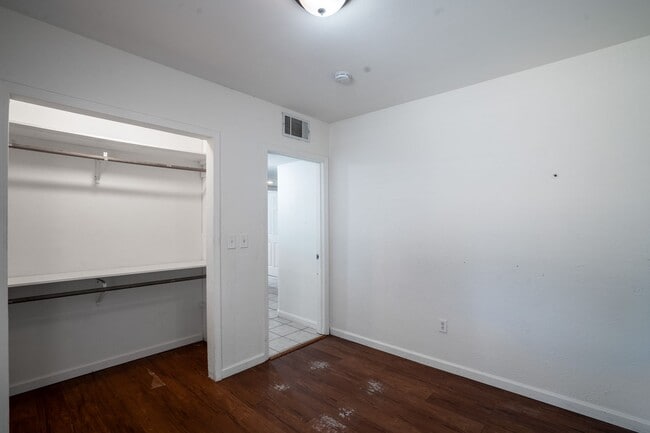 Building Photo - Single Family Home