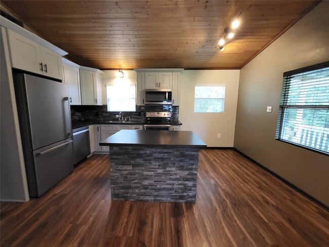 Building Photo - 30 Rdg Crk Dr