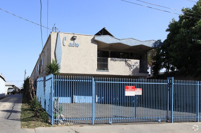 Building Photo - Chadron Apartments