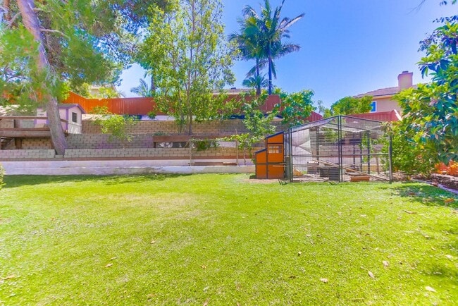 Building Photo - 10730 Carillon Ct
