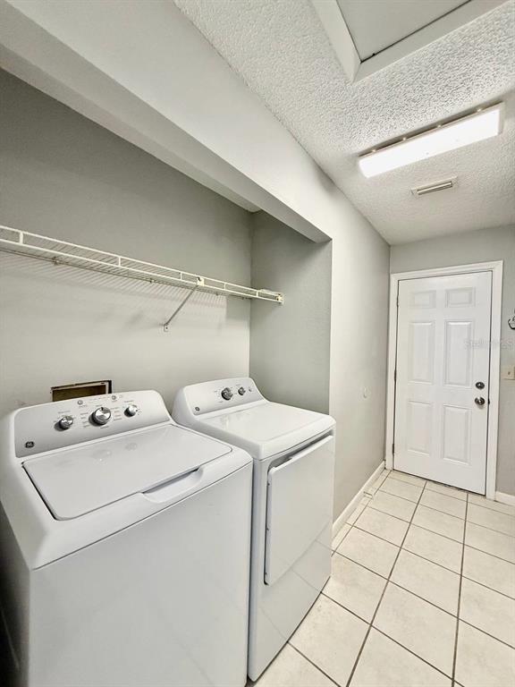 Building Photo - 4223 Summerdale Dr