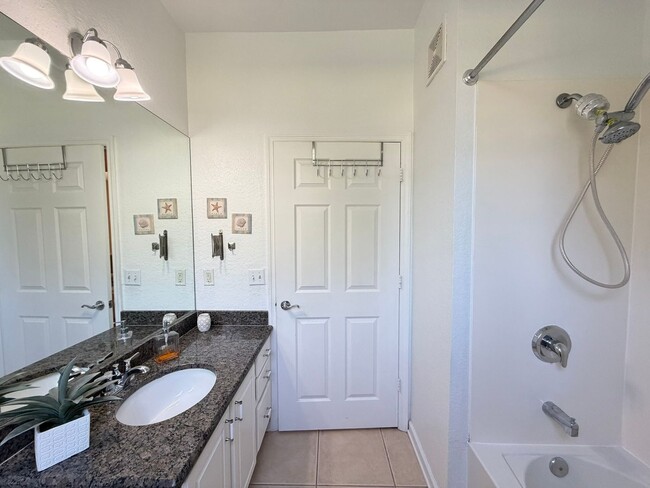 Building Photo - 6466 Cava Alta Dr