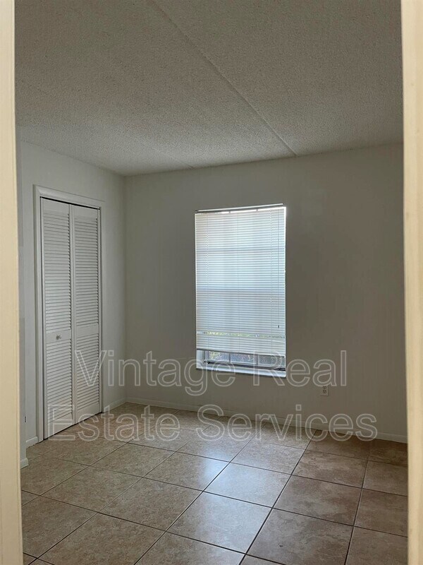 Building Photo - 1303 83rd Ave N