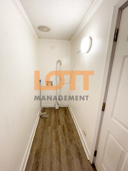 Building Photo - 4 Pelzer St
