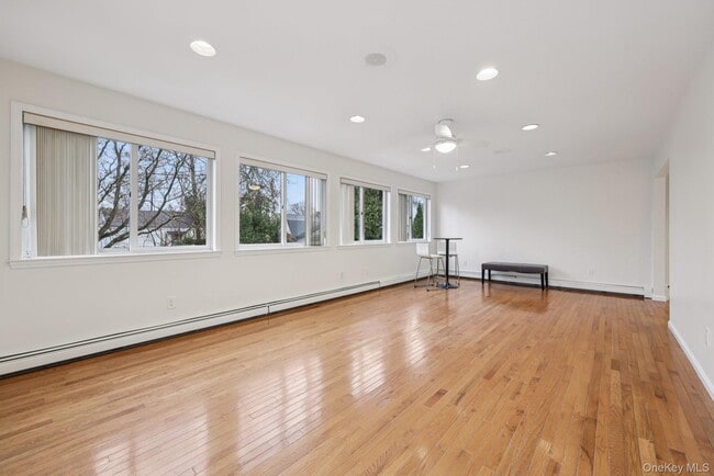 Building Photo - 335 5th St