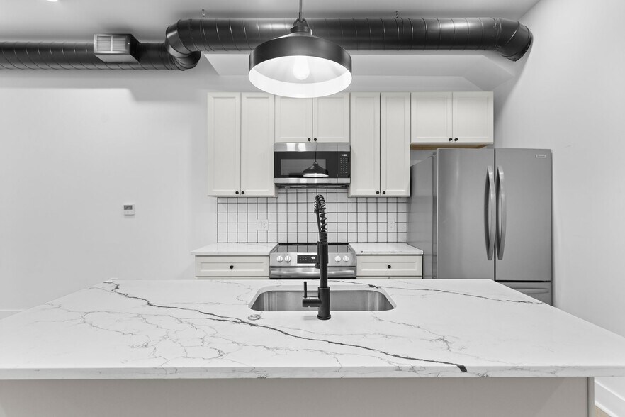 Kitchen - 2035 Forbes Ave