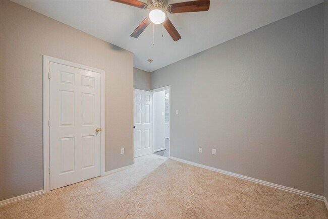 Building Photo - 4510 Sherwood Green Ct