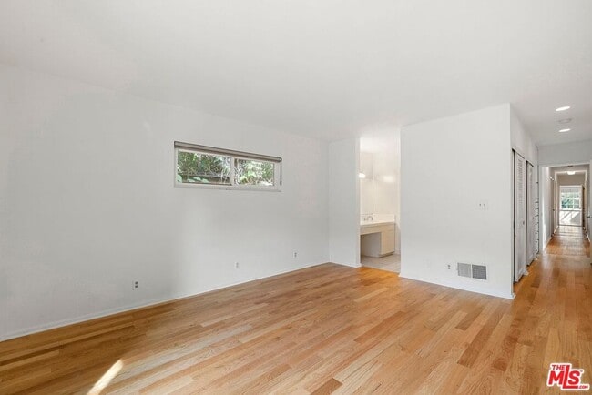 Building Photo - 10593 Wilkins Ave