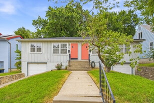 Building Photo - 5413 Tracy Ave