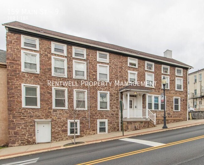 Building Photo - 159 Main St