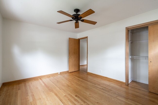 Building Photo - Spacious 3 Bedroom 1Bath Lower Duplex in P...