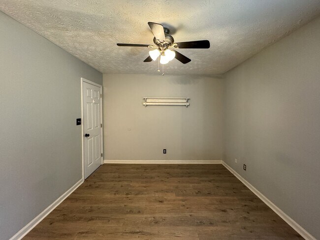 Building Photo - Cute 3 Bed 2 Bath Home in Spring Lake