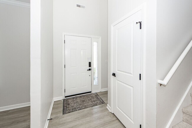 Building Photo - 4 Bedroom 2.5 Bath House in Woodland Lakes - Goose Creek