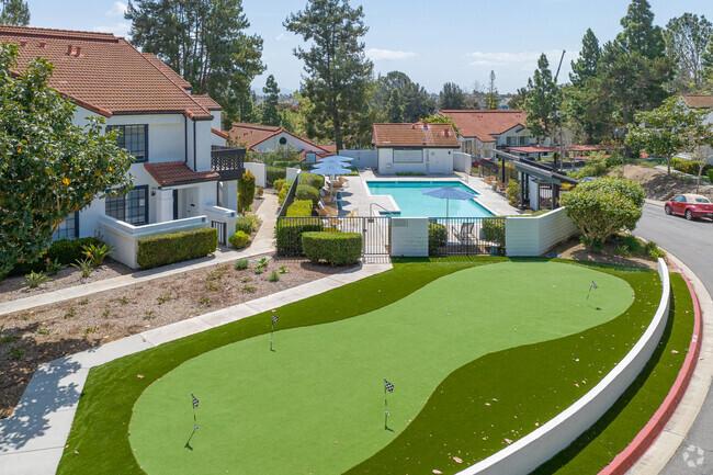 Golf Green - The Resort at Encinitas Luxury Apartment H...