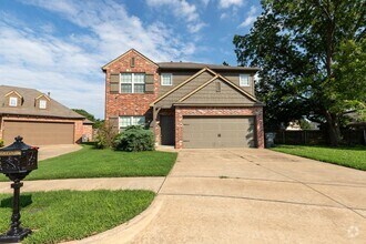 Building Photo - Beautiful 3 Bedroom, 2.5 Bath Home in Jenks