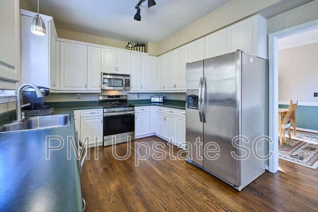 Building Photo - 430 Rosehaven Way