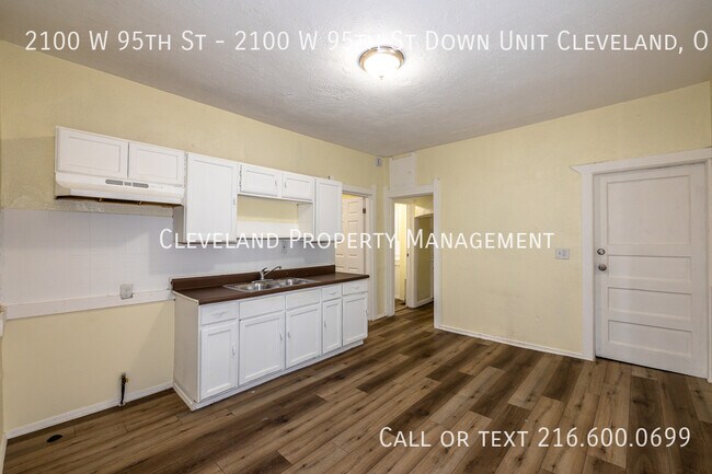 Building Photo - 2100 W 95th St