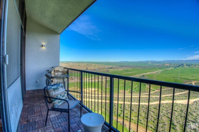 Building Photo - Park Place Condo