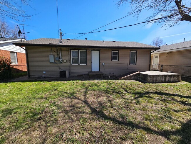 Building Photo - (3) Bed/(1) Bath in Core Norman Avail NOW! Pet Negotiable!