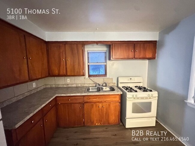 Building Photo - 5100 Thomas St