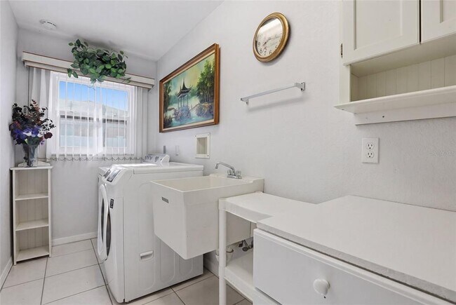 Building Photo - 3401 Moravia Ave