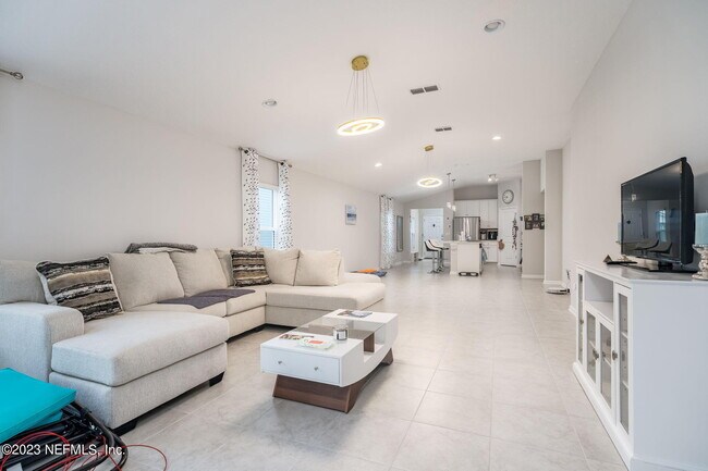 Building Photo - 581 Meadow Ridge Dr