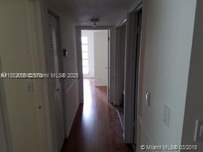 Building Photo - 415 N Laurel Dr