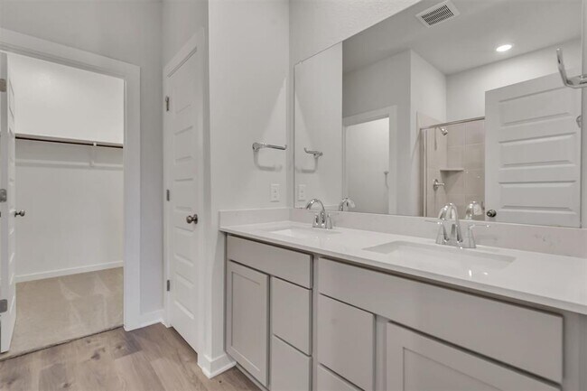 Building Photo - 212 Bendecido Loop