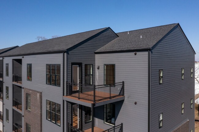 Building Photo - 2900 Edwin Wy
