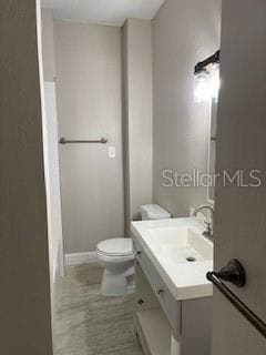 Building Photo - 912 E St Clair St