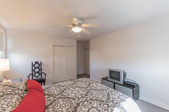 Building Photo - 8250 Mansfield Ave