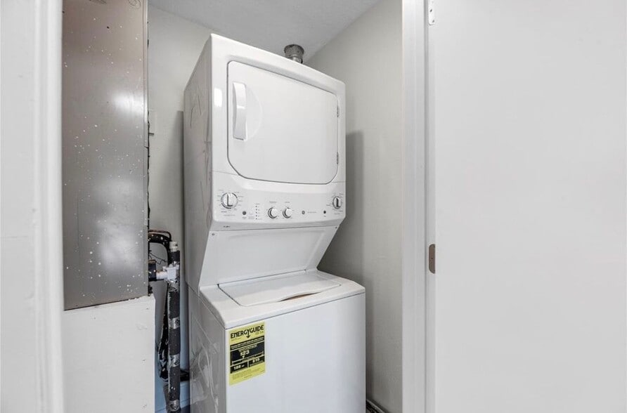 Building Photo - 502 Frawley St