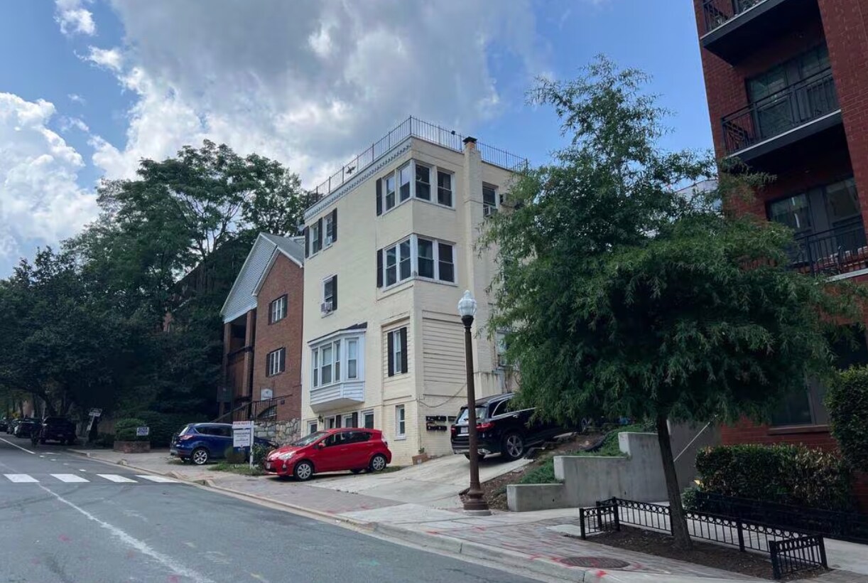 Building Photo - 1501 Key Blvd