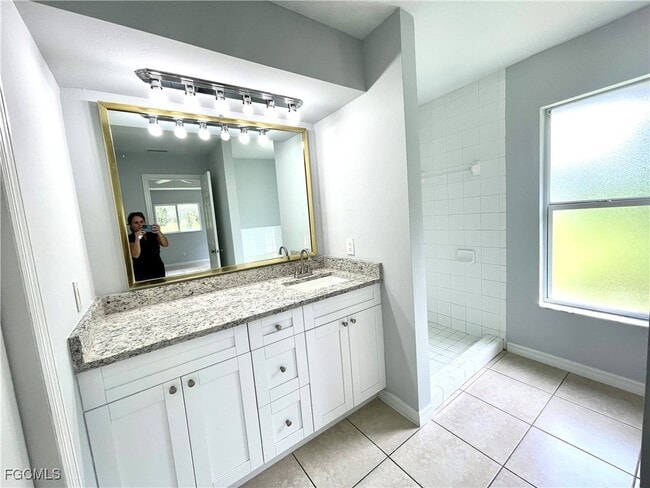 Building Photo - 3405 Hanna Ave N