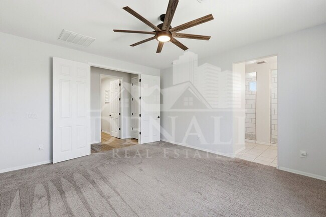 Building Photo - 4220 S Macy Cir
