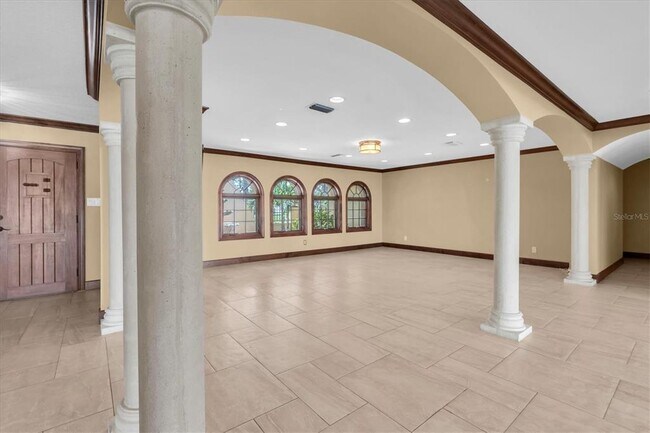 Building Photo - 5810 Bahama Shores Dr S