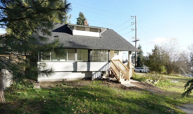 Building Photo - 2922 S Adams St