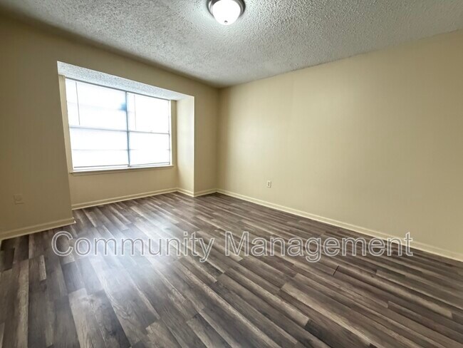 Building Photo - 5137 Weston St