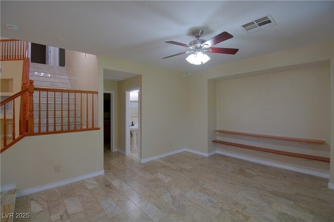 Building Photo - 2859 Dunnottar Ave