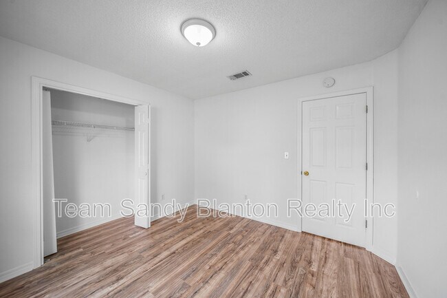 Building Photo - 3313 Country Meadow Ln