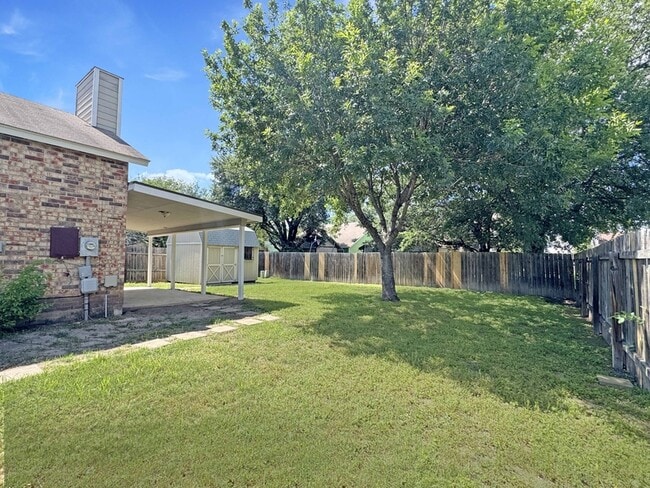 Building Photo - 10203 Sunset Field Dr