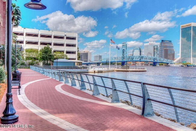 Building Photo - 1431 Riverplace Blvd