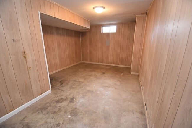 Building Photo - Remodeled home in South Bend IN, 2 bedroom 1 bath