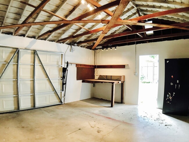 Building Photo - Prime Pocket of Studio City Across from St...