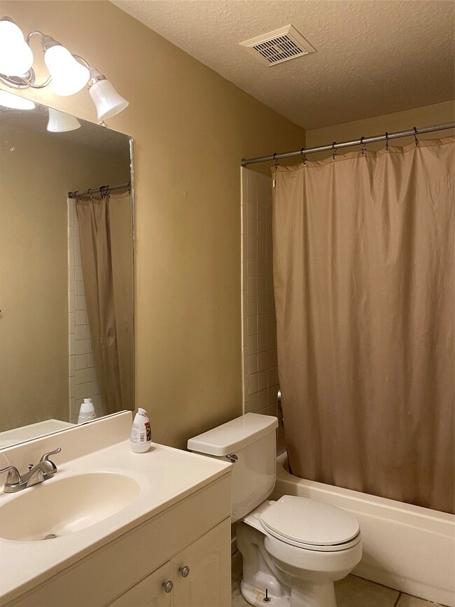 Building Photo - 4401 Egret Dr