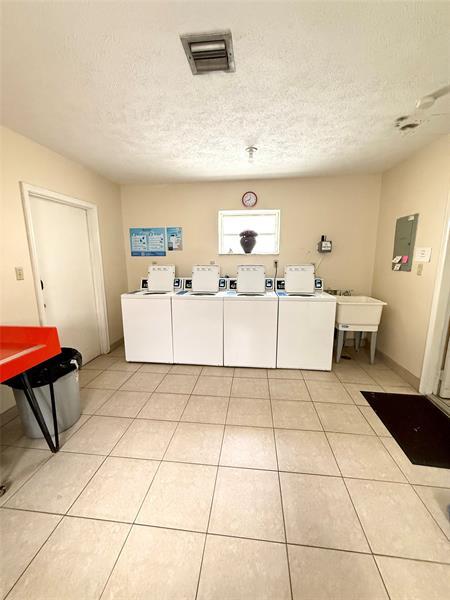 Building Photo - 4821 NW 22nd Ct